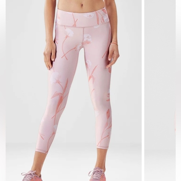 Fabletics Pants - Fabletics Define Power Hold® Mid-Rise Capri floral NWOT size medium